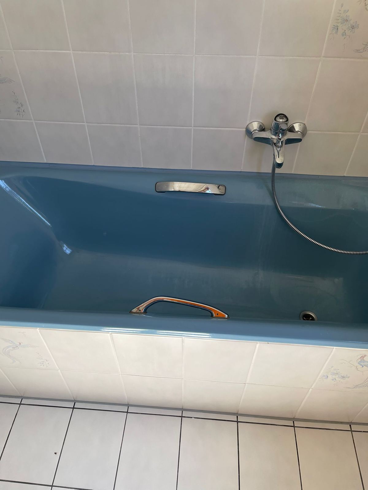 Saubere Badewanne nach Wohnungsreinigung
